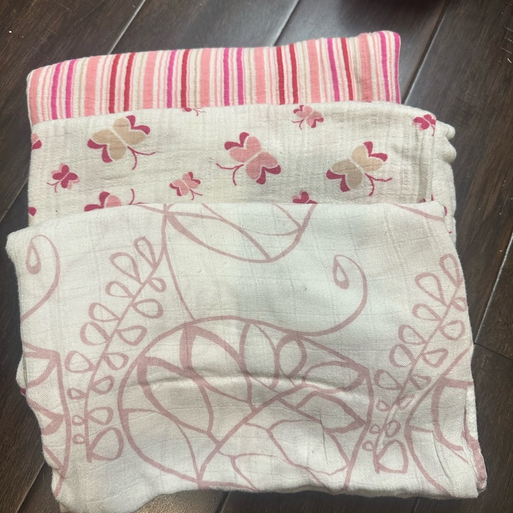 aden + anais Pink and Cream Swaddle Set